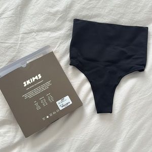 SKIMS CORE CONTROL HIGH-WAISTED THONG in Onyx